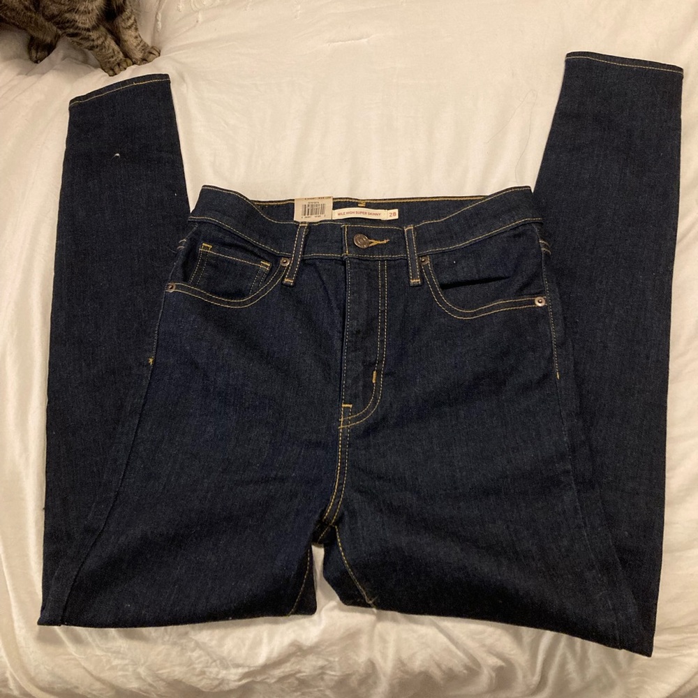 WOMEN LEVIS JEANS BRAND NEW